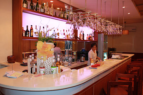 cafe de paris bar